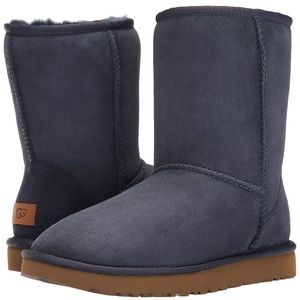 Women’s Blue Uggs size 6
